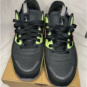 Nike air max terrascape 90 mens size 10.5
Used og box in good condition